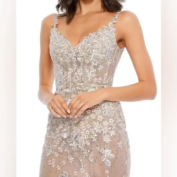 Mac Duggal Woman’s Floral Embroidered Corset Bodice Gown Size 8 NWT - Picture 4 of 17